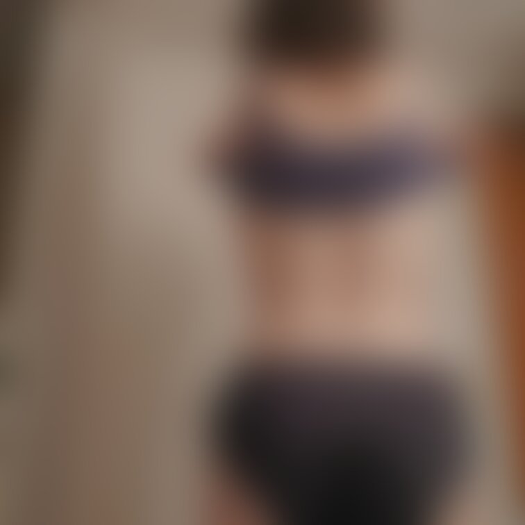 熟女の後ろ姿
