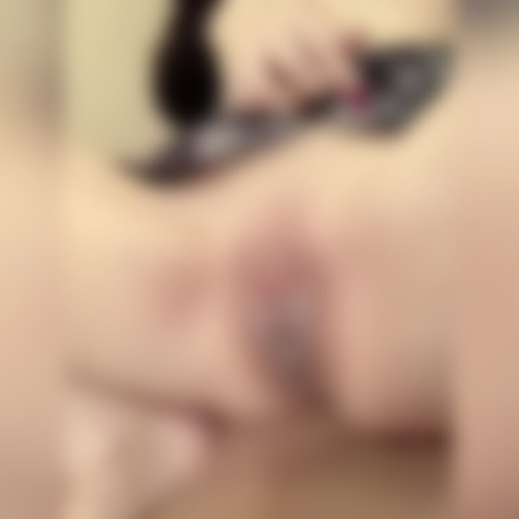 おまんこに挟んでつかうアクセサリー❤️なんかラビアみたいで卑猥だよね？はぁ〜こんな恥ずかしい姿見られたい……変態だからや