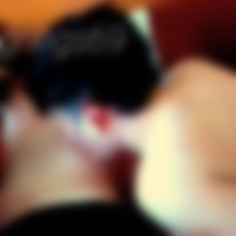 男性三人に身体を舐められて・・
本当に気持ち良すぎて堪らないみたいです😍
複数好きな方どうです？