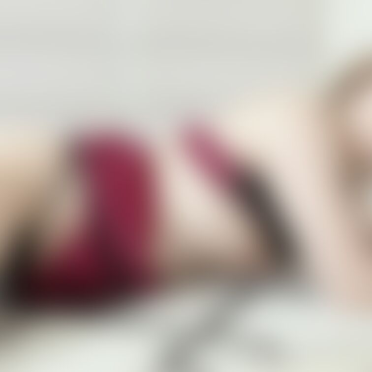 おっぱ○をポロンって出して大股広げて・・・
はしたないよねっ🙈💦

でも、こういう方がエロいでしょ？❤️❤️❤️