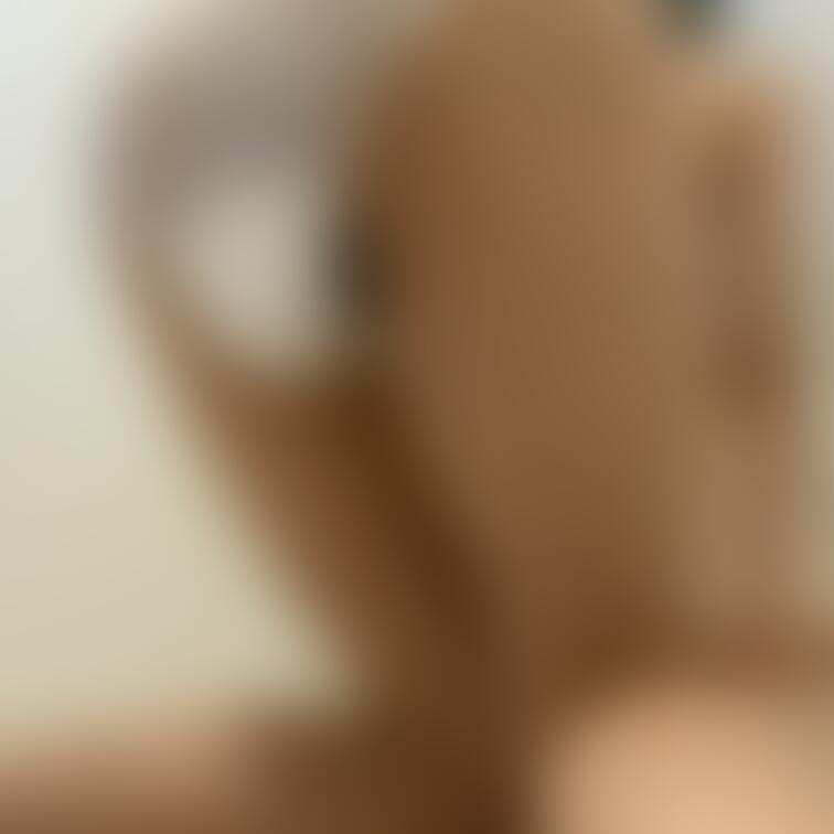 バイブをパンツに固定してっと…
ここから自分の指しゃぶったり乳首いじったりしてます🥺💦

コメントやいいね頂戴🥺💦