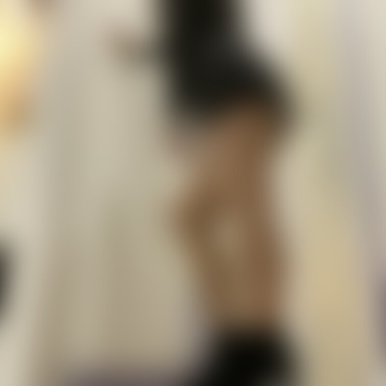 ハロウィンと関係なくお仕事していました　
太ももとお尻🍑　
踏まれたら痛そう