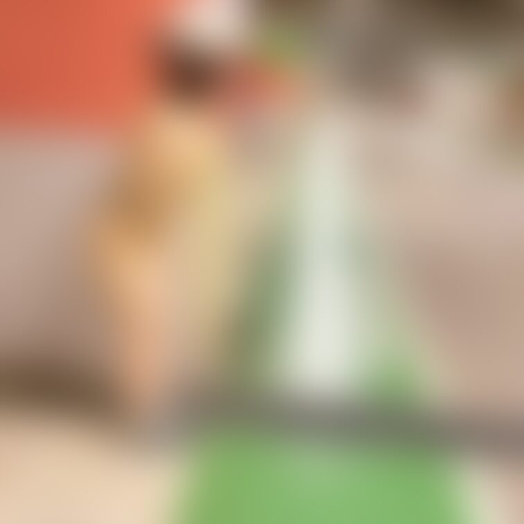 パンツだけの姿はとても興奮します