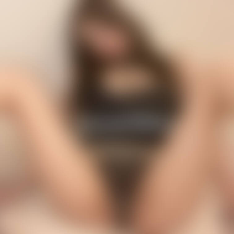 【M字開脚?🖤】
前投稿の続き♡
M字開脚(〃∀〃 )
セクシーに撮れたと思うんだけど、どうか