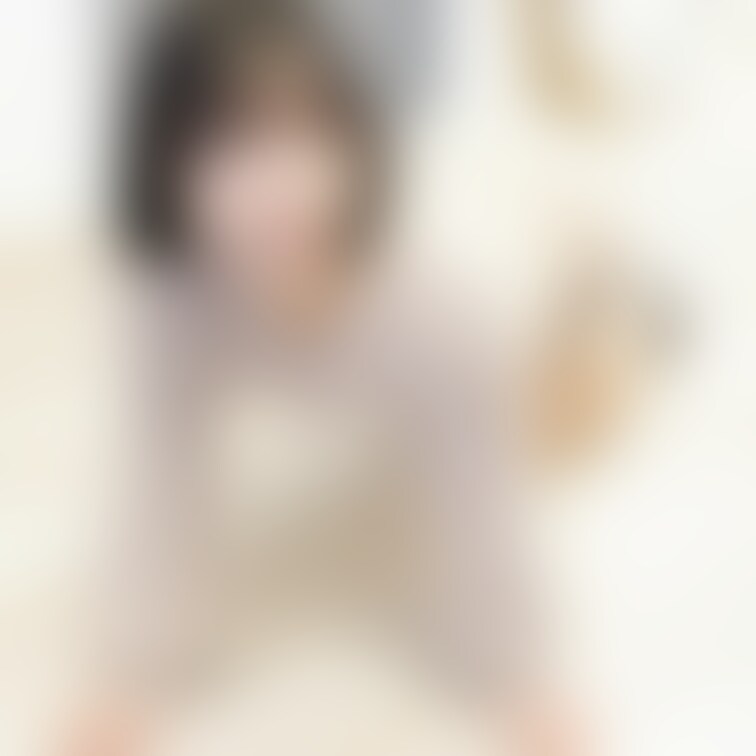 予告です。りんの着衣でグラビアポーズ。次は四つん這いです。
セクシーアイドル虎の穴・りん編(顔出し)
https