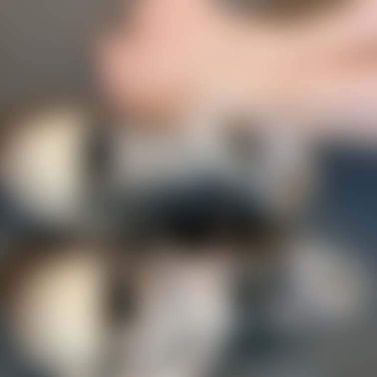 [SNS過去投稿] 3枚
①靴と靴と萎え○○○🐝
朝から履きっぱなしだよ🫠
君たちの宝だっ
②友達に足裏の匂い嗅