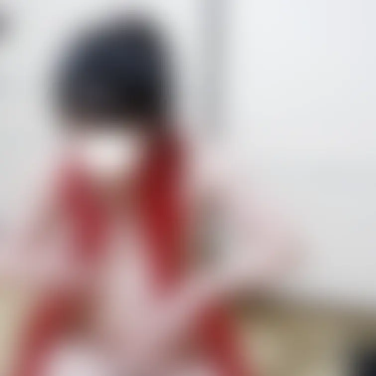 弥生の全裸パーティー兼公開撮影での一枚。モールを使って胸を隠してます。

セクシーアイドル虎の穴・弥生編all（顔隠