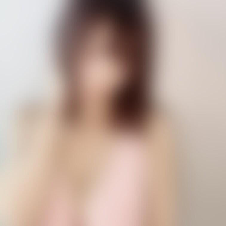 昨日の撮影のオフショット!✨
少し髪型変えてみたの🙈❤️