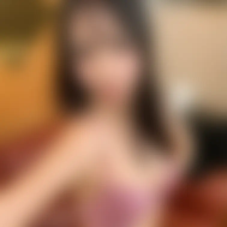 見ての通りのS級激カワ女子です。Dカップのスレンダーボディがそそられます。
今まで咥えてきたチ〇ポはなんと1万本以上。