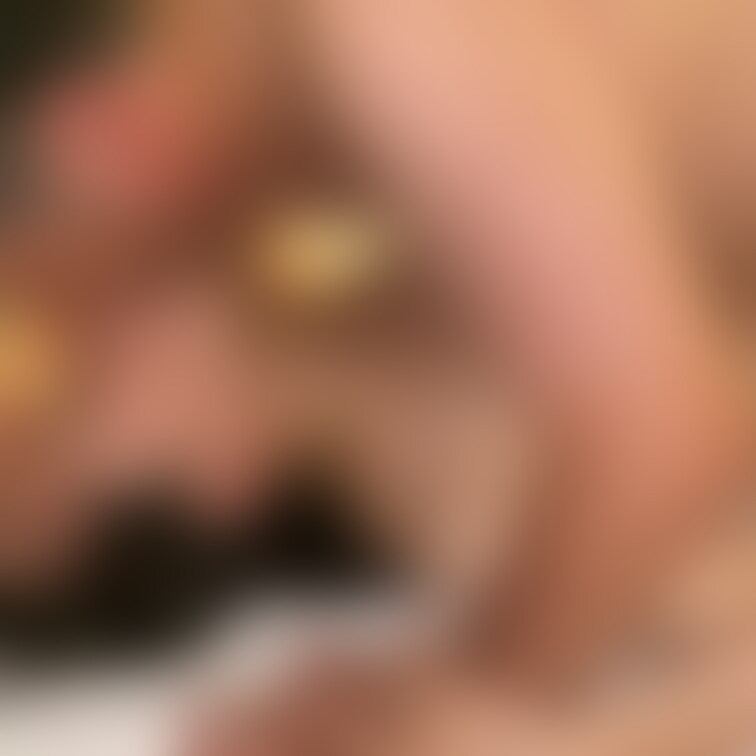 この前アップした動画の静止画版です。
静止画はモザイクをギリギリまで削れるのがよいですね。

#人妻
#NTR