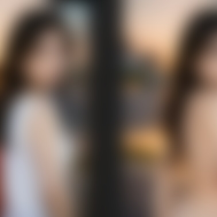 着衣と脱衣を並べた画像です。画像№223 