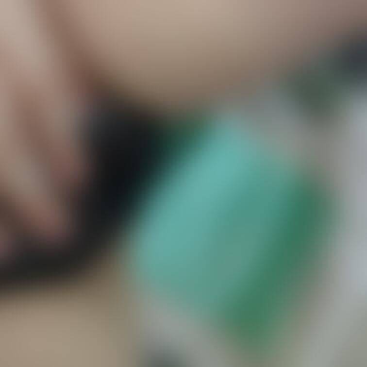 有料会員様向け動画アップ用におしっこ動画を撮ろうとして失敗しました。
パンツを履いていたらおしっこ出にくいですね……