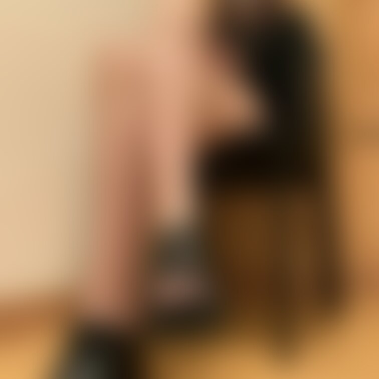 えりか/23歳/人気キャバ嬢🍷 ①
足のサイズ:23cm