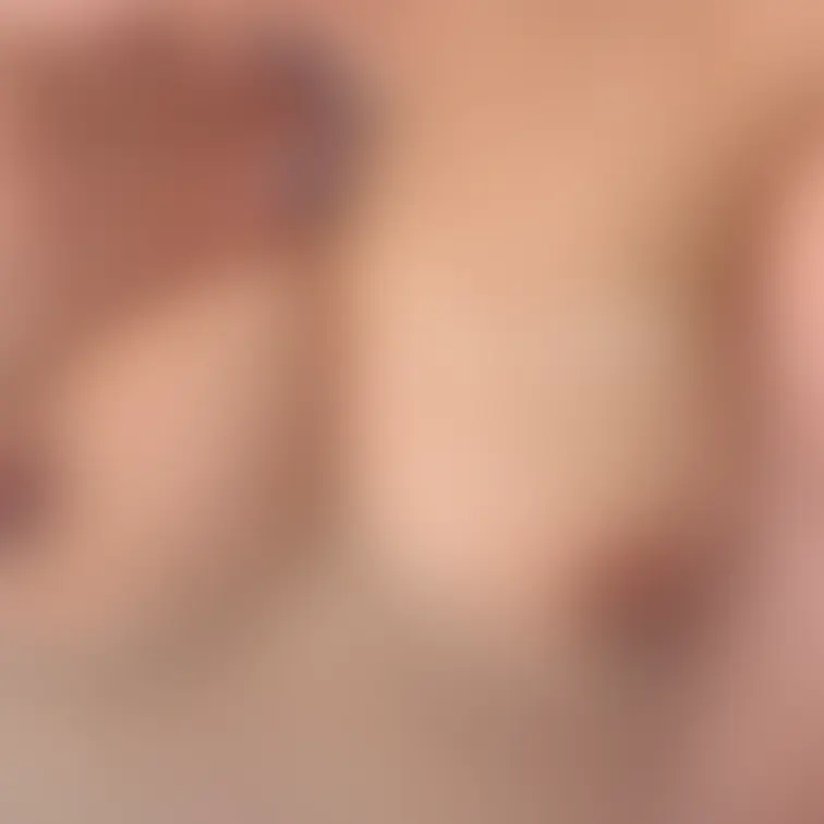 Gカップ爆乳ピアスを見て欲しくてお風呂から自撮りしてくる変態美人奥様