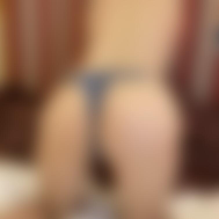 お尻好きな方、Tバック好きな方、バック好きな方
バッククンニもいいですね♪
後ろからペロペロパンパン...♡