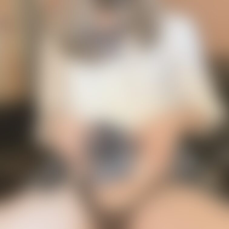 コスプレして写真撮ってたら立っちゃった…
制服コス女装のアソコみたい？？💋