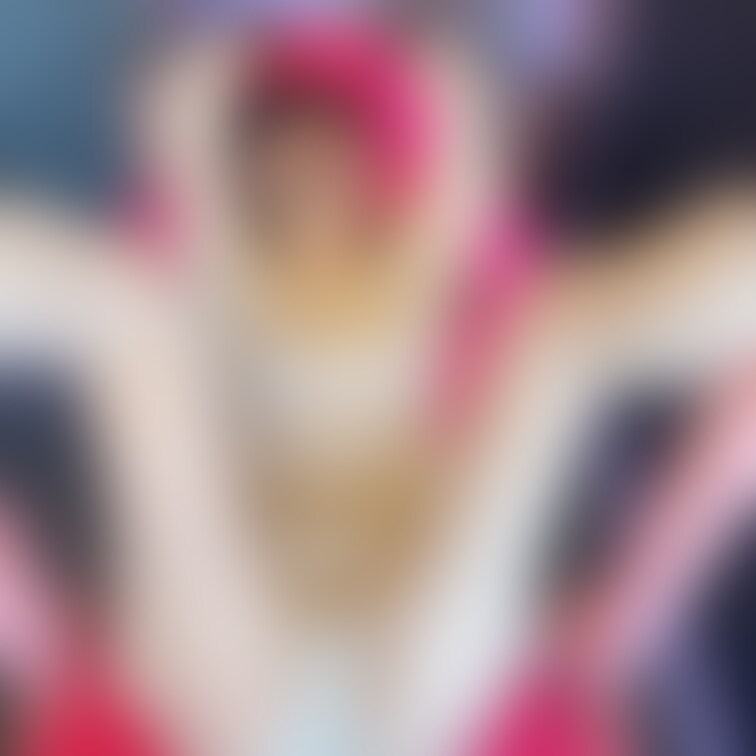 めちゃくちゃ恥ずかしいんですが…

先日の貸出しの時の1枚です💦
ワンピース着たままこんなことをさせられました。