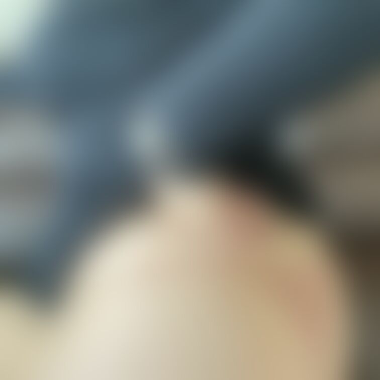 見えそうで見えないんだ。ニーハイブーツ妻