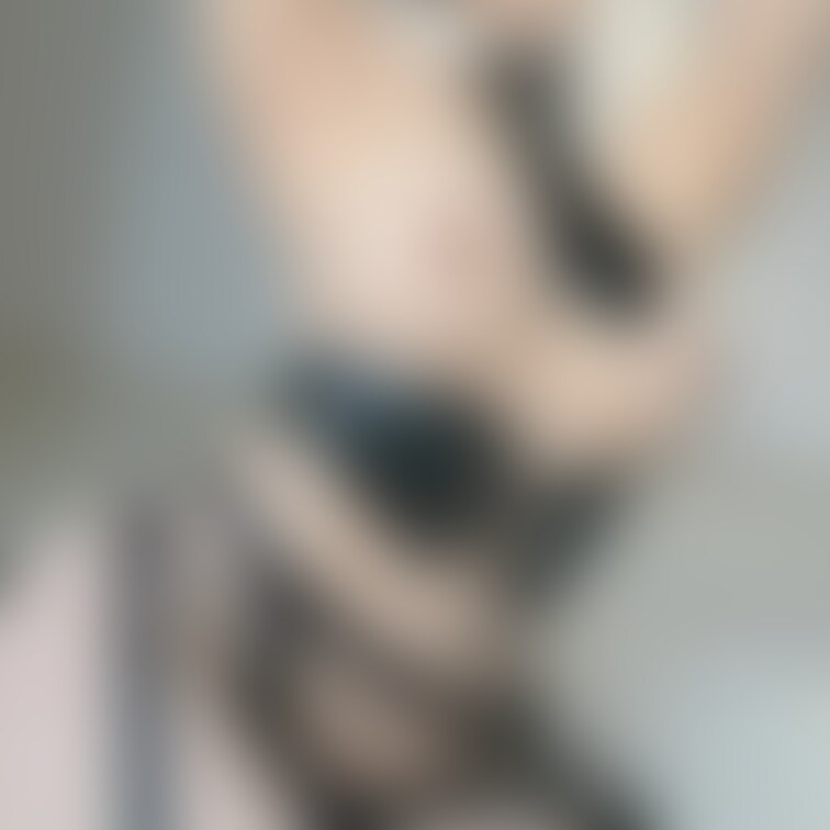 ○○○でアップしたのとはちょっと違うよ✨

上だけつけてないとなんだかハレンチ🫢

つぎの衣装は何がいいかなぁ？