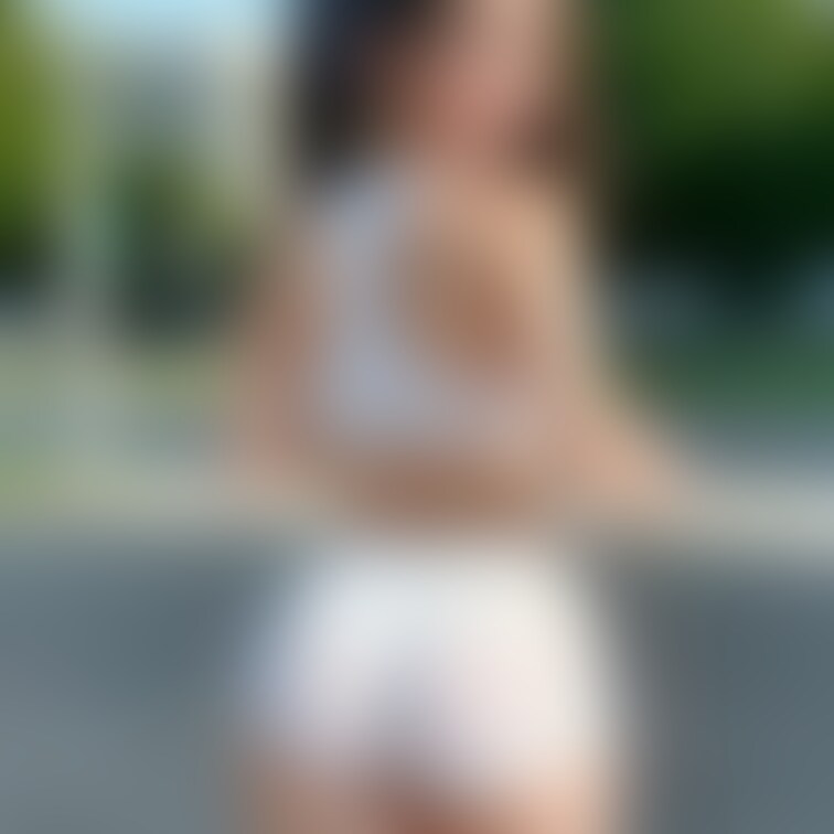 ご指名により岸和子ちゃんのヒップがあらわになります
「もう！さっきから抜いていかない人がいるんだけど・・・」：和子