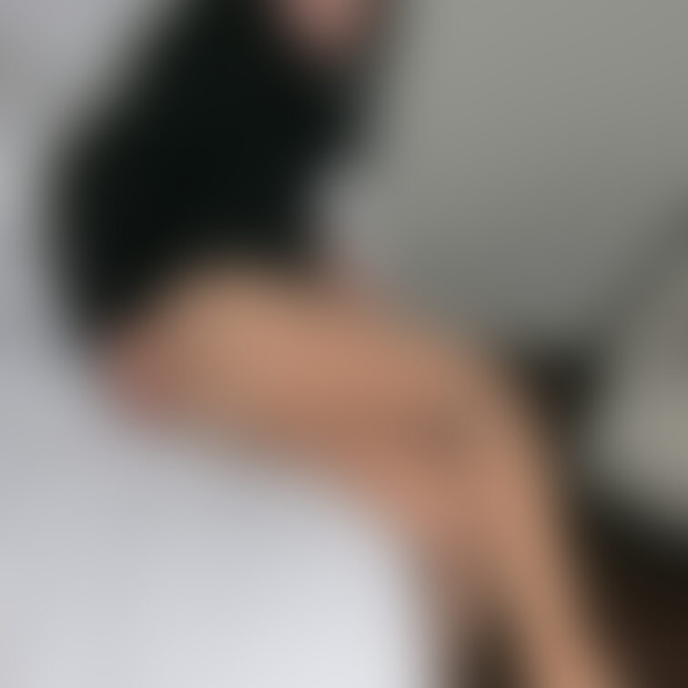 脚を抱えてパンツ見せちゃうの
--------------------------------------------