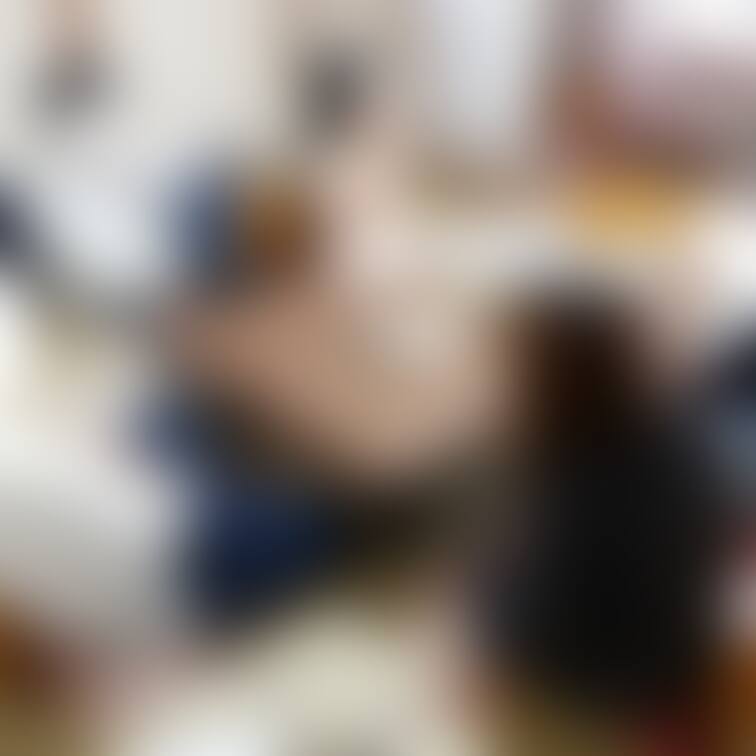 みずきさん。岡山混浴オフ会の時の一枚。みんな服を着てるのに、なぜ一人だけ全裸？みたいな画像です。混浴オフ会の詳細はX「関
