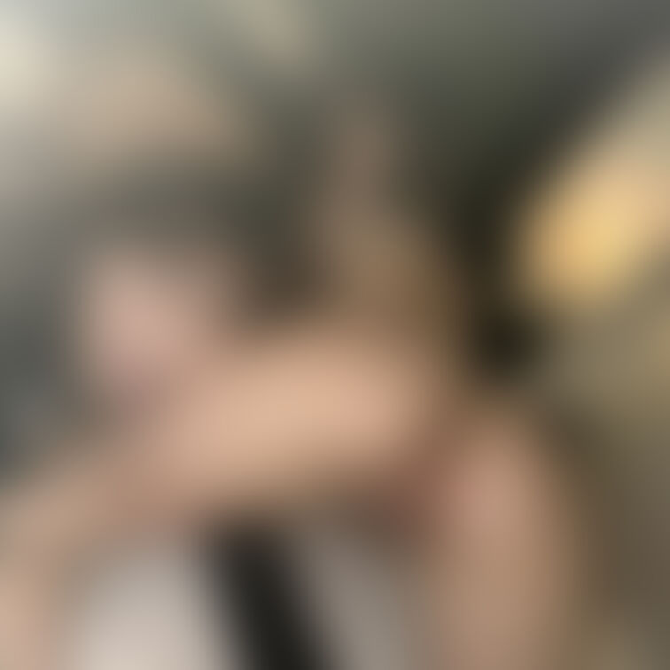 3人で舐め合いしよ🙈?
Let's all three lick each other🙈?
让我们三个互相舔一下吧