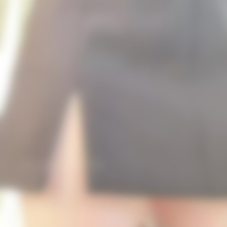 スカート覗かないで🥺