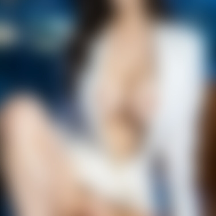 夜遅くまで残業中。上司と2人きり・・・
『ねぇ❤️ちょっと休憩しない？』