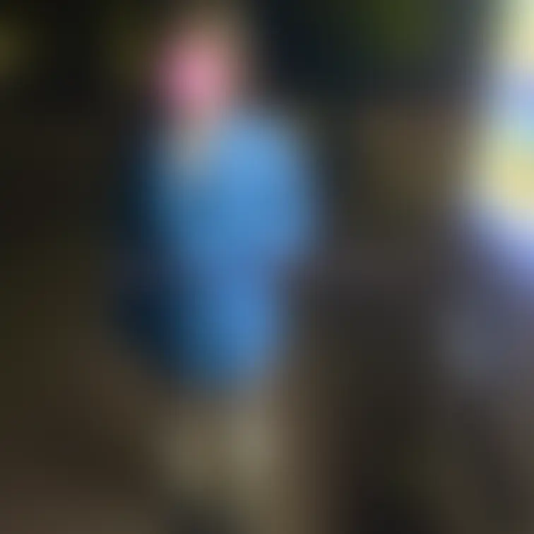 夜の公園と露出するるーちゃん♡
人が来ないかドキドキしながら露出してます
周りをキョロキョロ警戒しつつ楽しみました😊