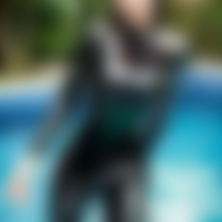 「ラテックスガール」その１

実はごく最近まで「ラテックス」というものを
よく知らなかったのです。
ここしばらく