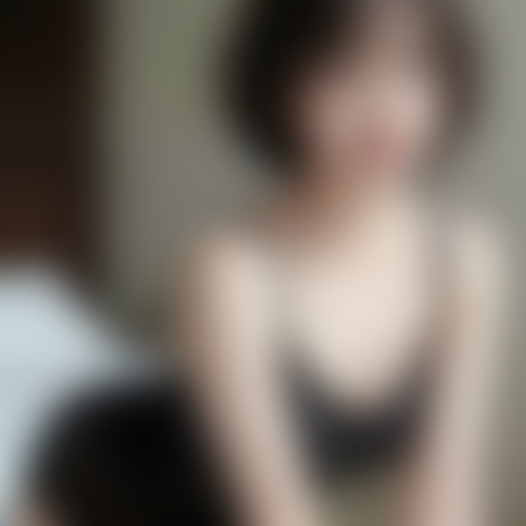 🟧エロい下着　美乳　お尻🟧

ご覧いただきありがとうございます❤️
当アカウントは○○○でえっちな美女を生成し、