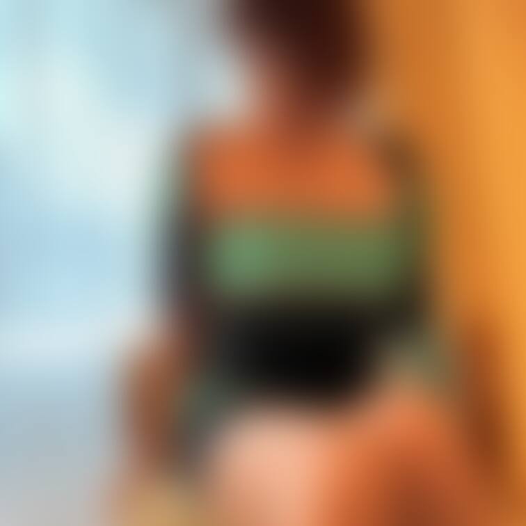 ポチってるぅ?
ノーブラ、、だからぁ。。。
