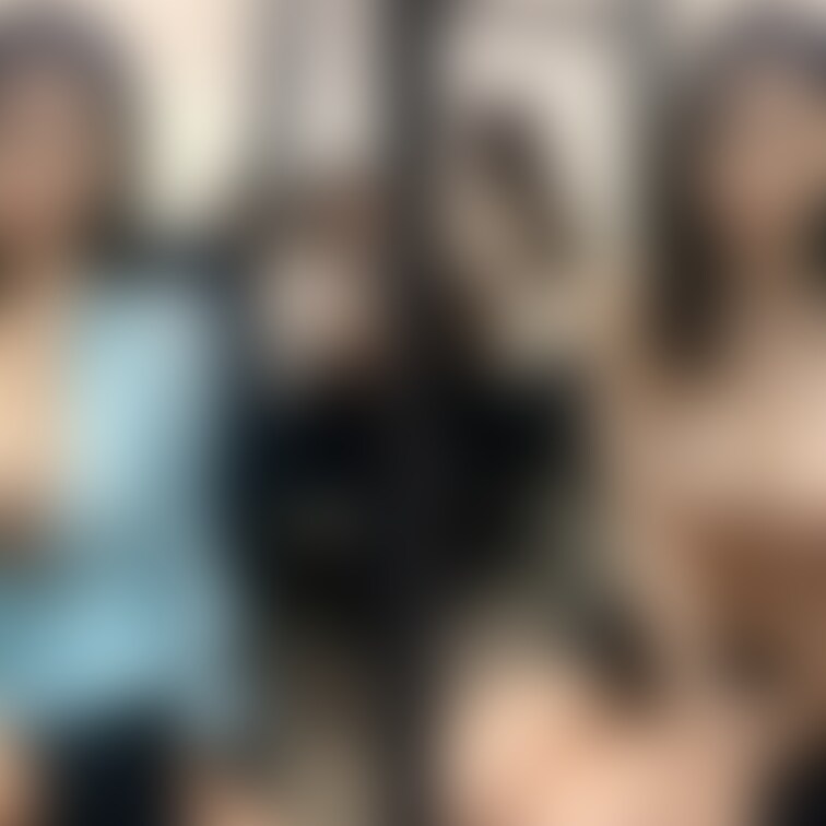着衣と脱衣の並べた画像です    画像№1526