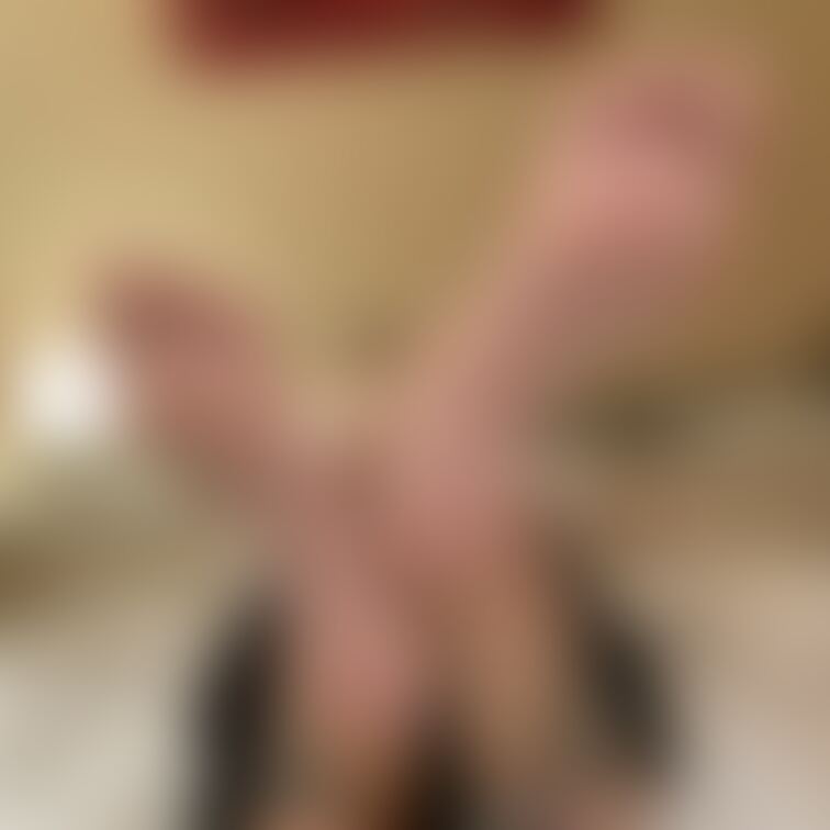 I wasn't even allowed to have a boyfriendLady (22)③

Foot 