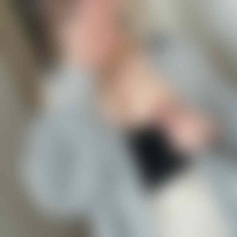 先生の乳首摘む👩🏫💕?