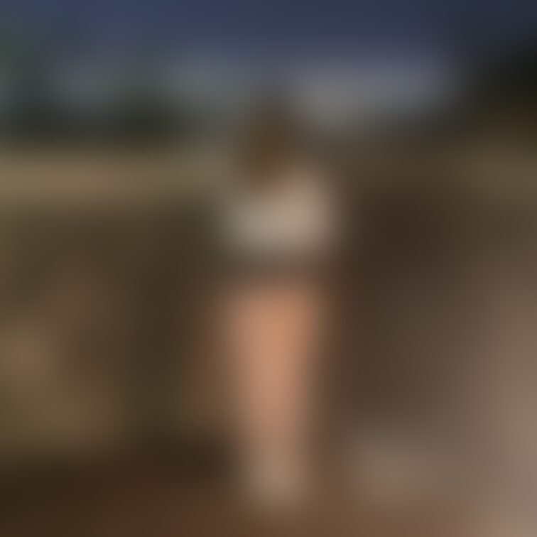 時期、場所は違いますがチャンスがあればいろんな所でパンチラ露出しています‼️たまにハプニングもありますが😅