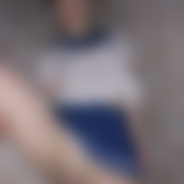 踊り場でおじさん達にたくさん視◯してもらいました🥹💗
みんなおち◯ぽ触ってて興奮した...💭💭

《いいね♡》が活