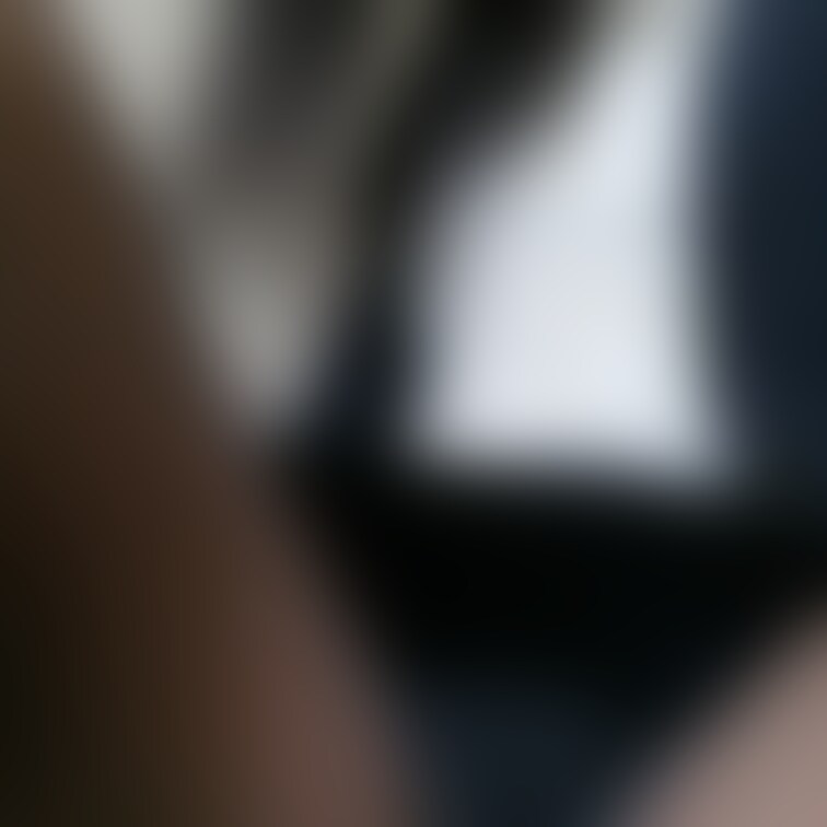 【会員様限定】今日の着飾ったスーツの中身

会議後の自撮り。裏ではフェチ様にスーツの中のパンツを見せてます。