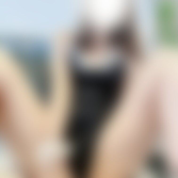 バニーガールの恥ずかしい穴、、みてください♥
ぺりってすぐ見せちゃいます