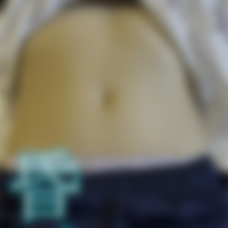 寝てる彼女に悪戯。。