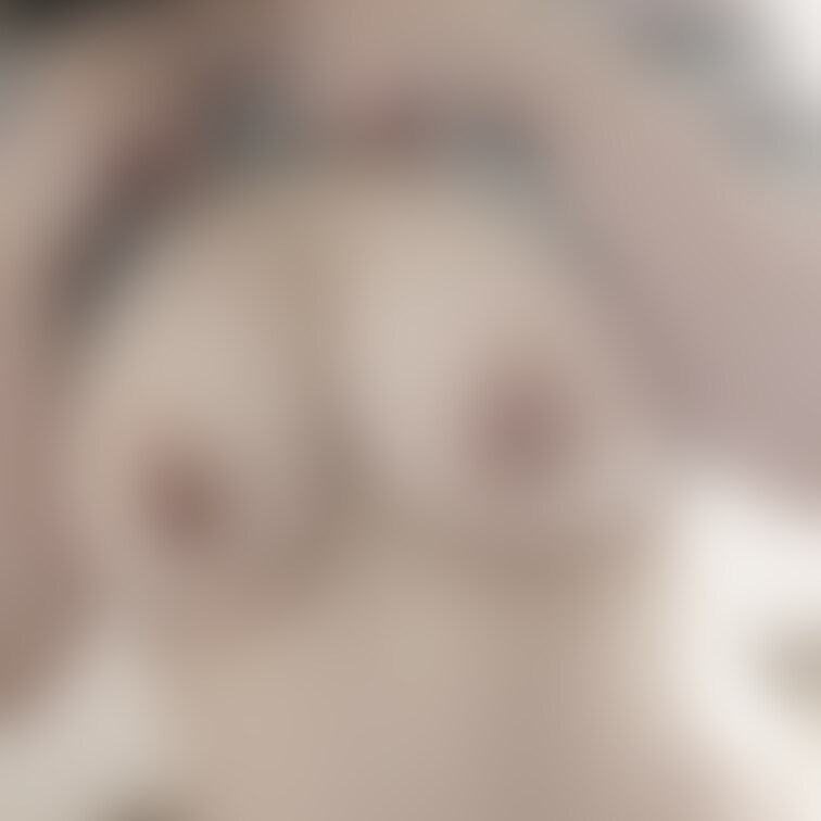 主張強め☆りこさんのビンビン乳首
