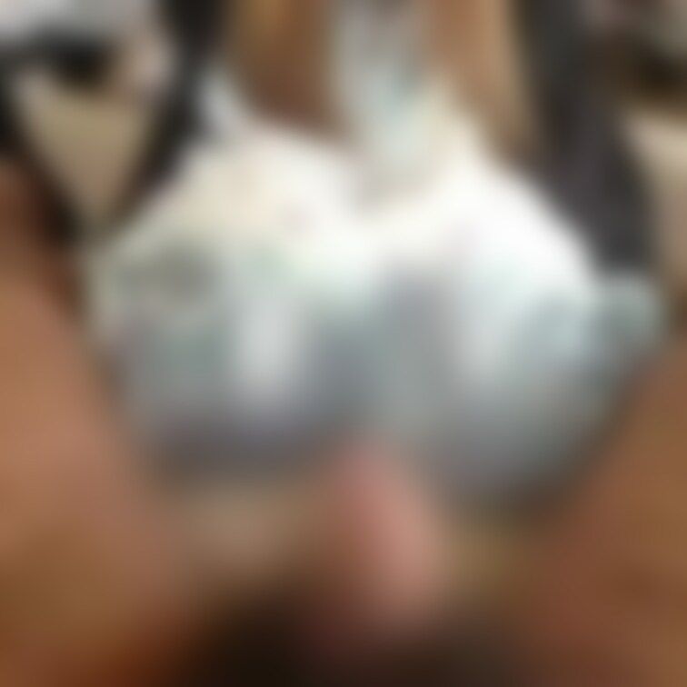 学生の頃からのガチの後輩ですw

たまに強O的にフェラさせていましたw

会話からわかる通り、現在キャバ嬢なんで