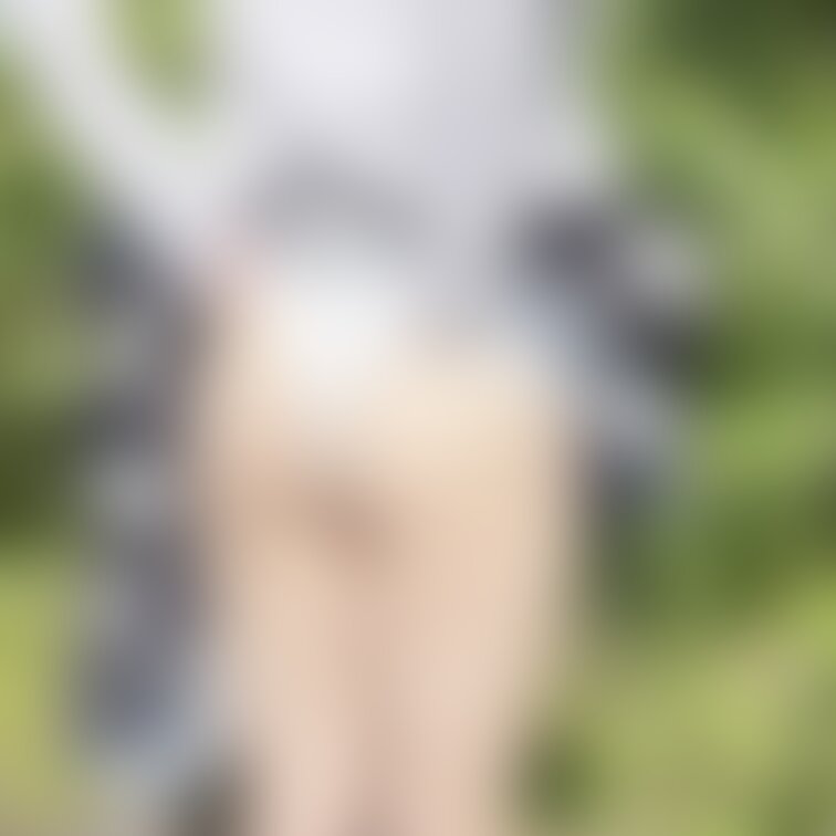 暖かくなったのでお散歩中に野外露出してみた💓以前同じ場所で撮ったことあるんだけど、その時は寒くてちょっとしかできなかった