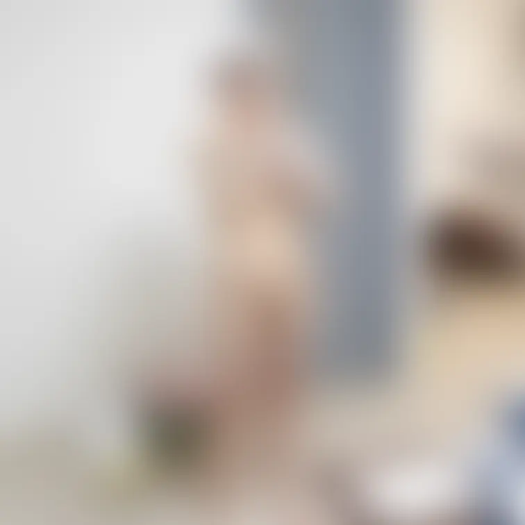 りこの豪邸全裸パーティーでの一コマ。一般参加男性と体感ゲーム中です。
美乳の女友達ヌーディストりこall(顔出し)