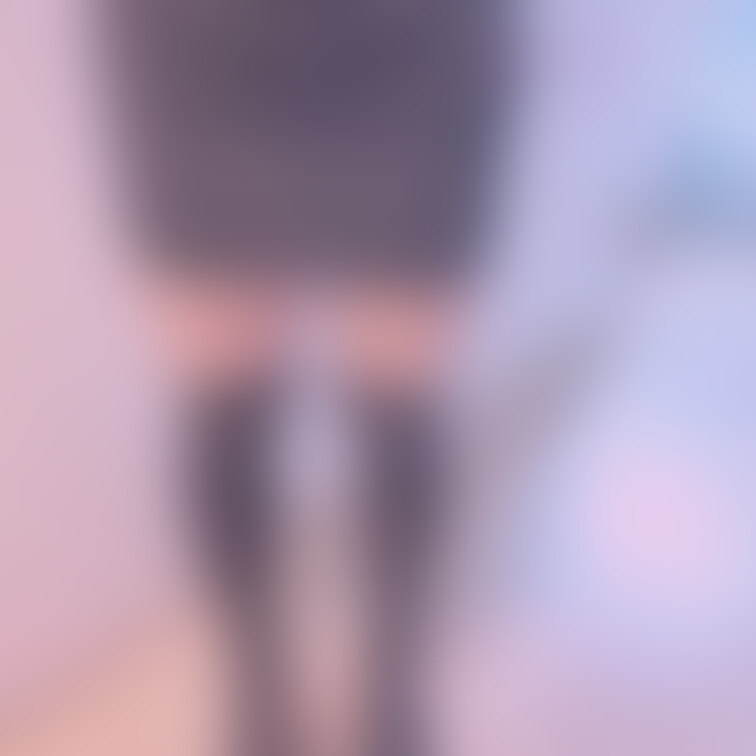 足も太いしお尻もでかいなぁ😕