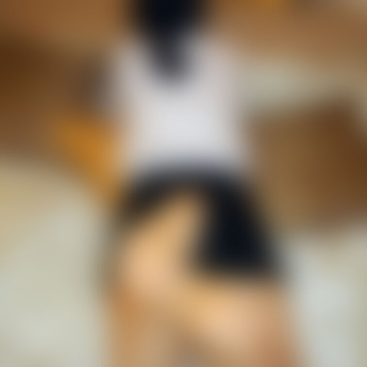 【人妻女教師がラブホテルに誘われて　女教師コスプレ】
もっと応援プラン限定
画像：5枚

ベットの上で、襲われ待