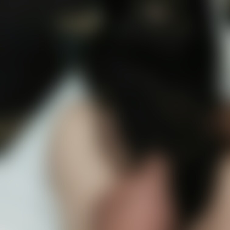 バックから捩じ込むと
悲鳴を上げて感じる巨乳OL
自ら尻を押し付けてくる
交尾しながら巨乳を堪能