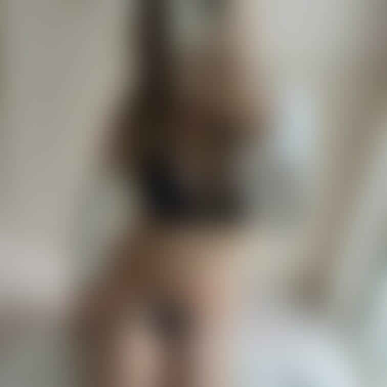 下もぬぎぬぎ︎💕︎Tバック脱ぎかけの鏡撮り、可愛い？︎💕︎
