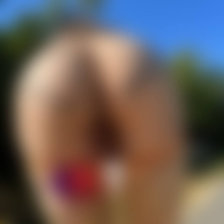 Xの続きです🧡お尻とざこまんにローター挿れたまま露出お出掛けしちゃいました😖🧡たくさん見られたいです😖🧡

💋私と直